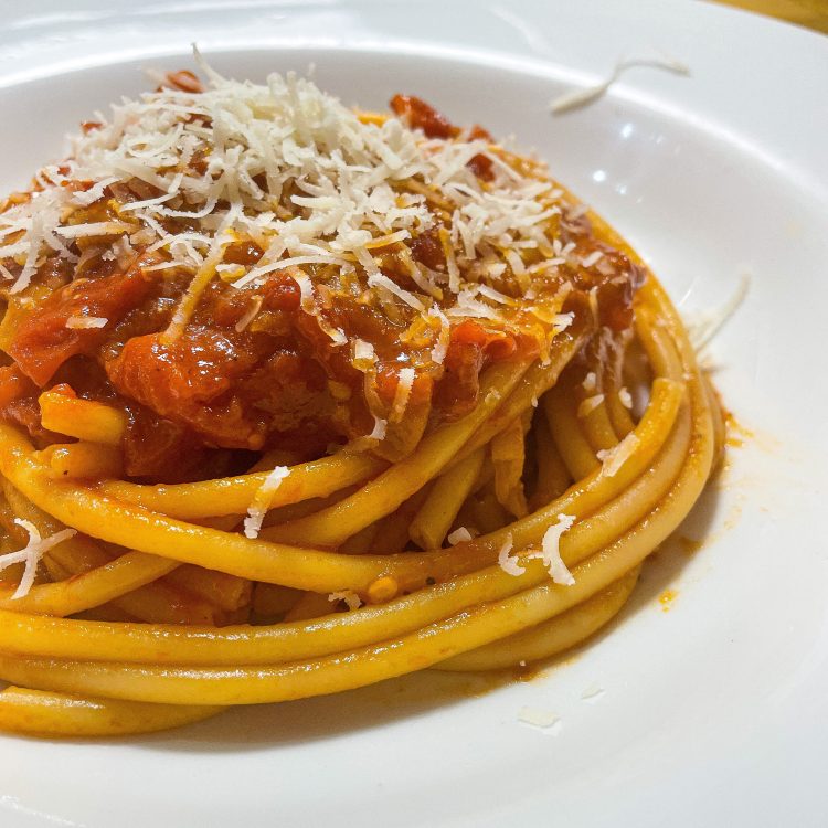 bucatini all'amatriciana